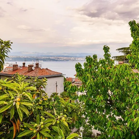 Charming With Wonderful Sea View Lovran