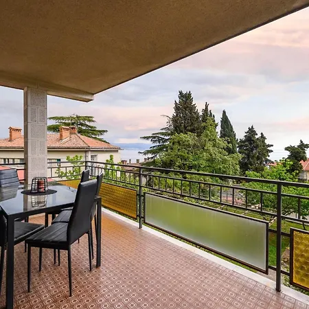 Apartment Charming With Wonderful Sea View *
