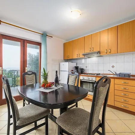 Apartment Charming With Wonderful Sea View *