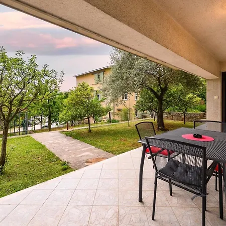 Apartment Charming With Wonderful Sea View *
